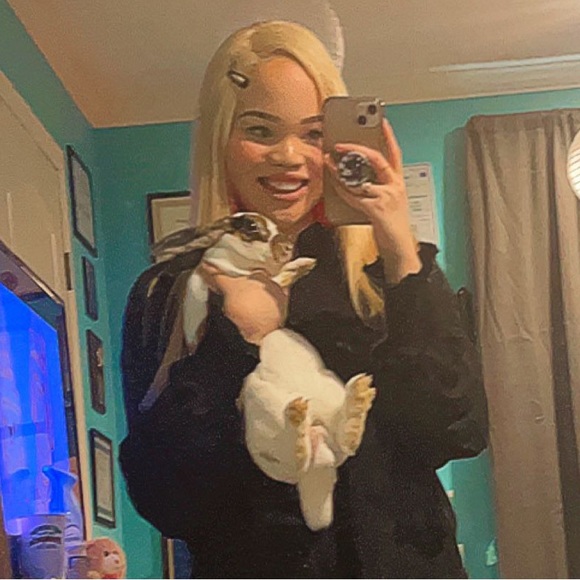 Meet your Posher, Jamiah - Picture 4 of 4